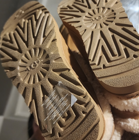 Ugg plus boots NEW - Picture 5 of 6